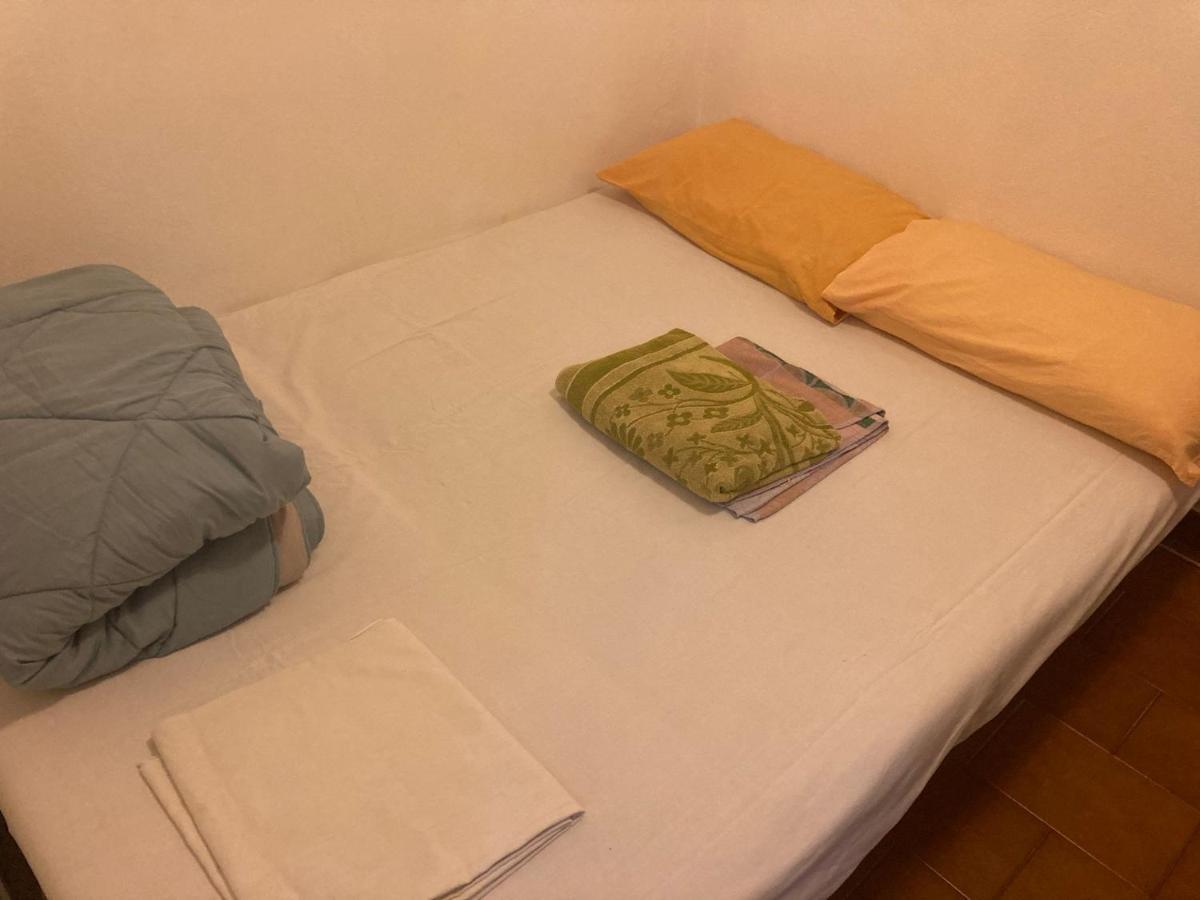 Cheerful Room, Sharing Kitchen In A Cosy Family Art House, Ideal For One Person Or Couple Sanremo Ngoại thất bức ảnh